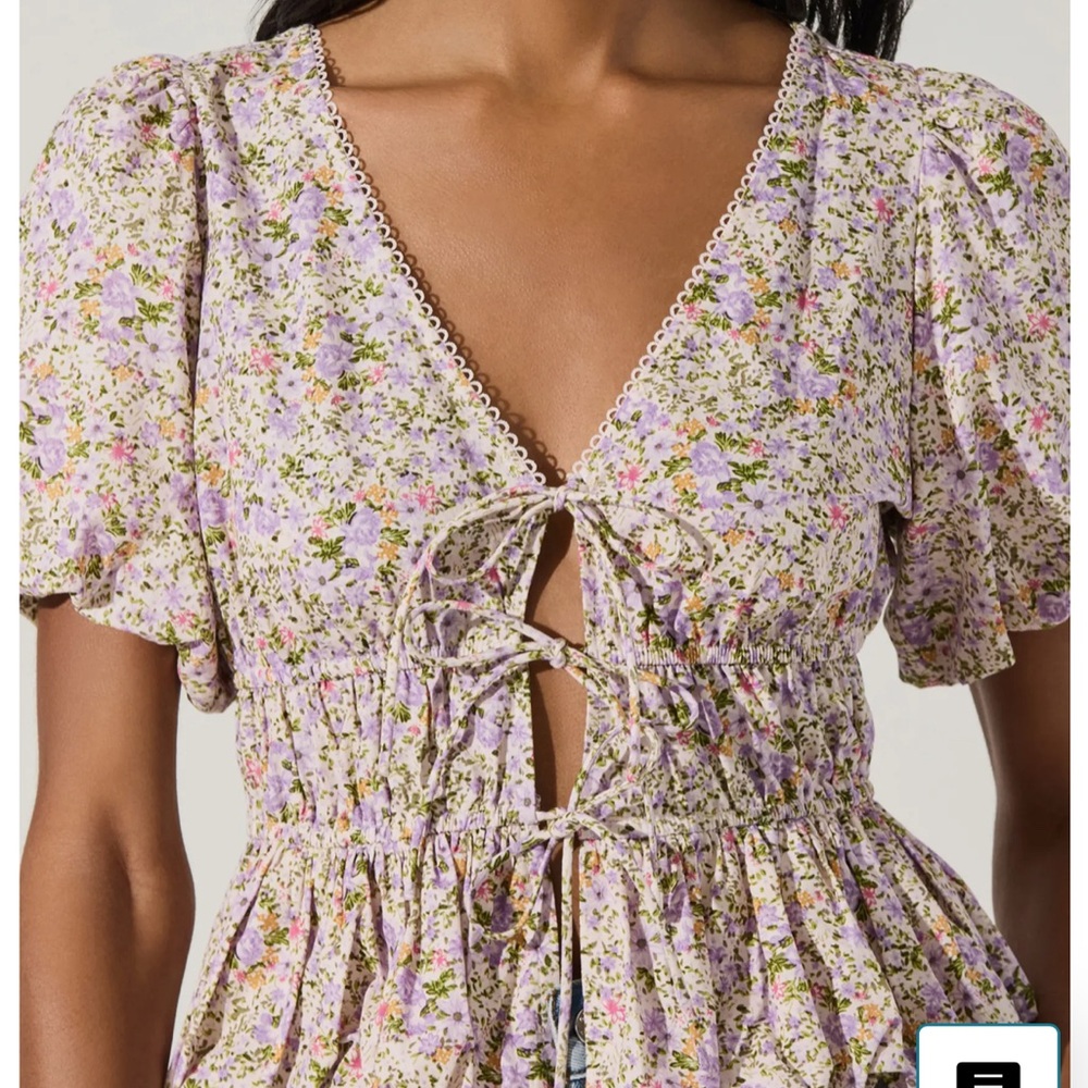 NWT - Size Medium - Astr Floral Lace-Up Blouse - Purple and Green